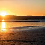 The Avenue - Swansea Beach